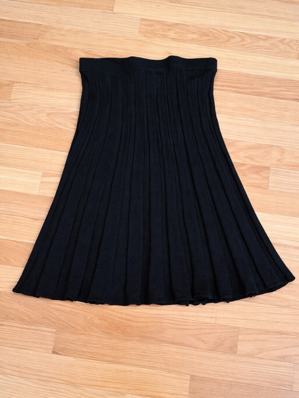 St. John Collection Black Pleated Circle Skirt